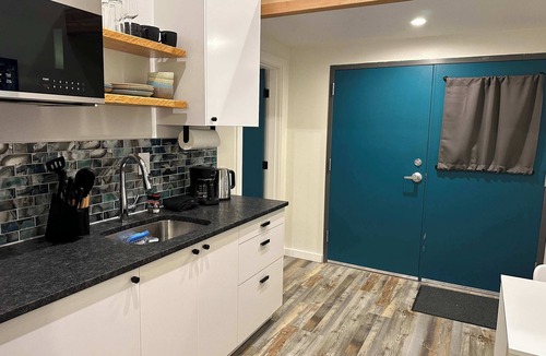 White Salmon House | Modern Vibrant Tiny Home In Paradise