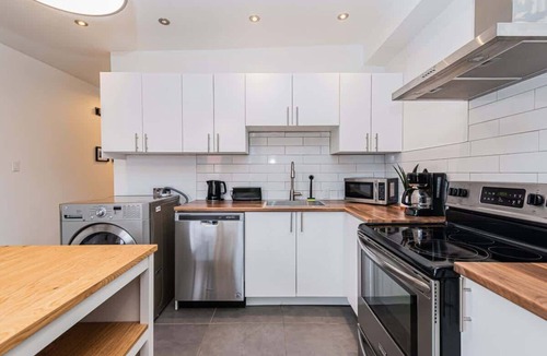 Maisonneuve Apartment | Modern vibrant with Parking – 2BR and confort