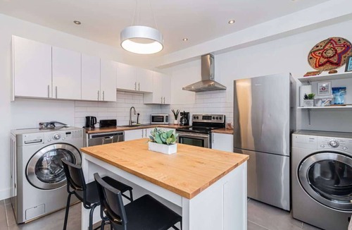 Maisonneuve Apartment | Modern vibrant with Parking – 2BR and confort