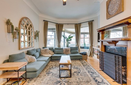 Oak Park Apartment | Modern Victorian With Old World Charm