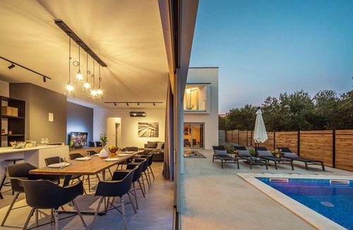 Sveti Petar Villa | Modern Villa Activia
