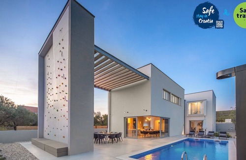 Sveti Petar Villa | Modern Villa Activia