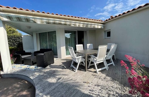 Chateau-d'Olonne Villa | Modern villa with private pool, at 900 m. from the sea