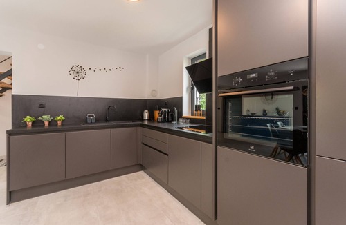 Zadar Villa | Modern villa BlackWood in Crno, secluded area, near Zadar center, near the beach, private pool, en suite bathrooms