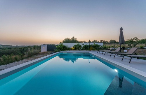 Zadar Villa | Modern villa BlackWood in Crno, secluded area, near Zadar center, near the beach, private pool, en suite bathrooms