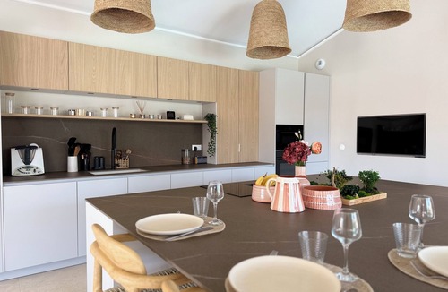 Quartier de l'Hippodrome House | Modern villa with a pool