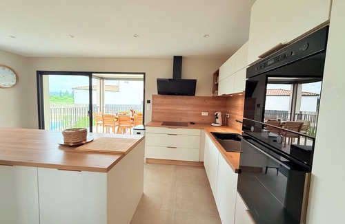 Vallon-Pont-d'Arc Villa | Modern villa with private pool in Vallon-Pont-d'Arc - 8 people