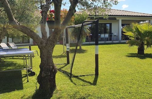 Aimargues Villa | Modern villa in a quiet location between the sea, Nîmes and Montpellier