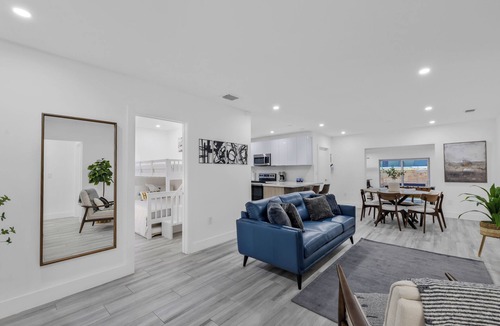 Seybold House | Modern villa in Design District !