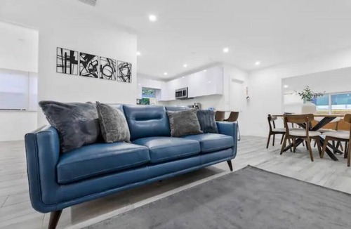 Seybold House | Modern villa in Design District !