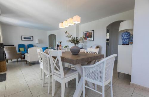 Felines-Minervois Villa | Modern villa in Camplong with private pool
