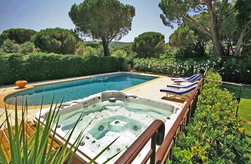 Gassin Villa | Modern Villa in Gassin with Sauna