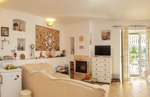 Donje Selo Villa | Modern Villa in Grohote with Pool