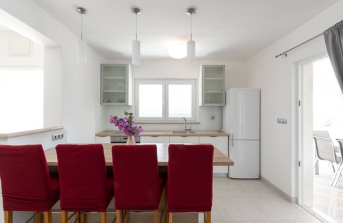 Prizba House | Modern Villa Near the Sea