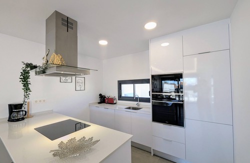 Los Montesinos House | Modern Villa 'R-40-C' with Private Pool, Wi-Fi, and Air Conditioning