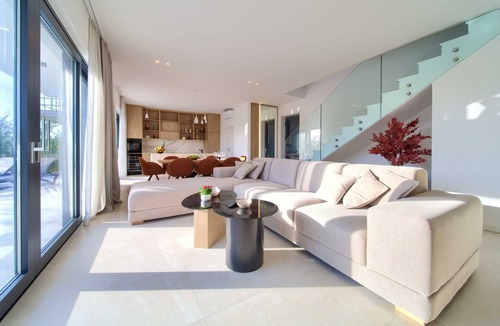 Milohnici Villa | Modern Villa Sensei with Private Pool and Sea View
