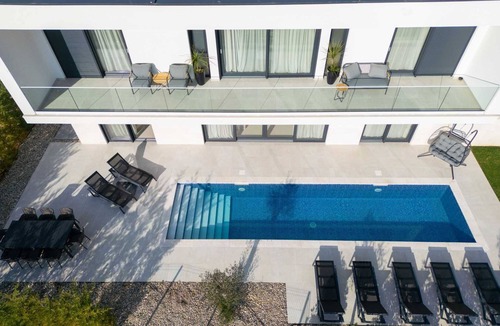 Milohnici Villa | Modern Villa Sensei with Private Pool and Sea View
