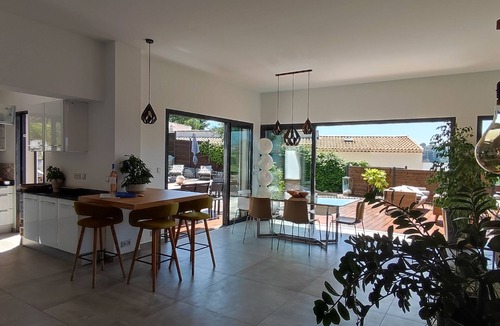 Saint Pierre de Feric Villa | MODERN VILLA SWIMMING POOL JACUZZI