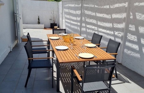 Le Grand Large House | Modern Villa w/AC, Terrace, Parking – Near Beach – Sleeps 6