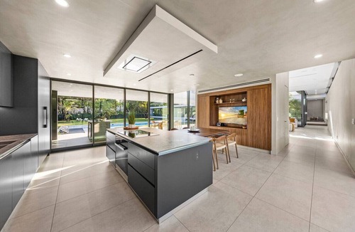 Pinecrest House | Modern Villa w Pool + Spacious Outdoor Living
