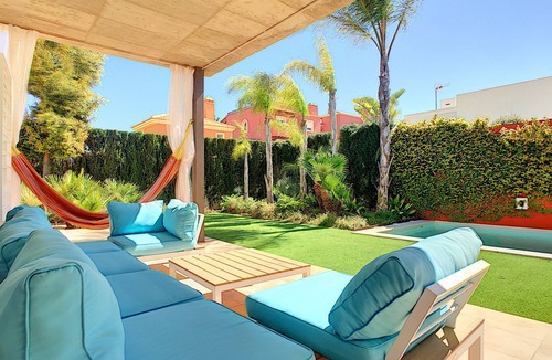 Mar de Cristal Villa | Modern villa with private pool and garden