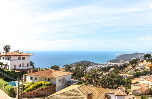 Lloret de Mar Cottage | Modern villa with pool and sea view in Lloret de Mar