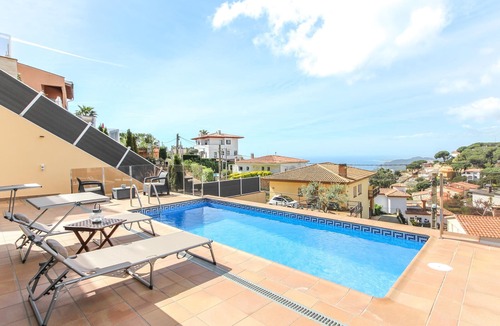 Lloret de Mar Cottage | Modern villa with pool and sea view in Lloret de Mar