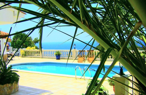 Lloret de Mar Cottage | Modern villa with private pool and parking, near Lloret de Mar