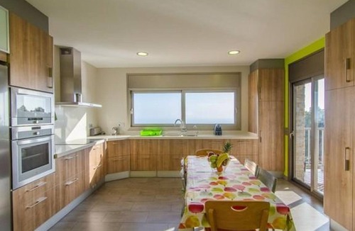 Lloret de Mar Cottage | Modern Villa with Private Pool and Sea View in Roca Grossa