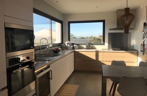 Moussoulens Villa | Modern villa with heated pool