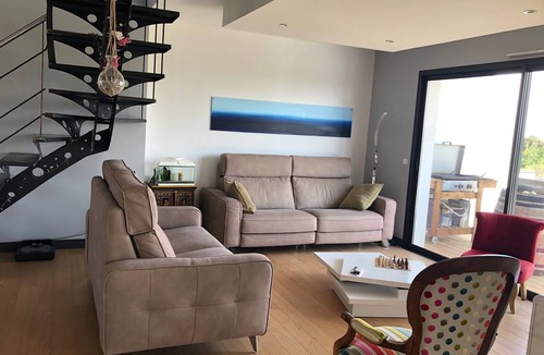 Moussoulens Villa | Modern villa with heated pool