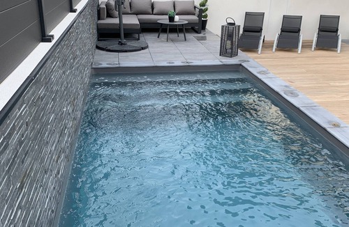 Allauch Villa | Modern villa with heated pool