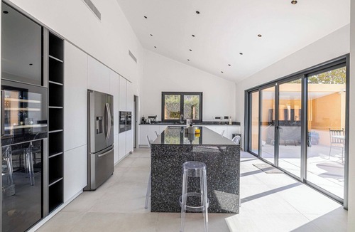 Mougins Apartment | Modern Villa with Heated Pool and Garden