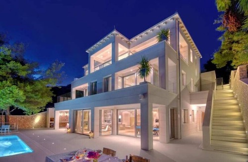 Slivno Villa | Modern Villa With Prestige Location At Beach