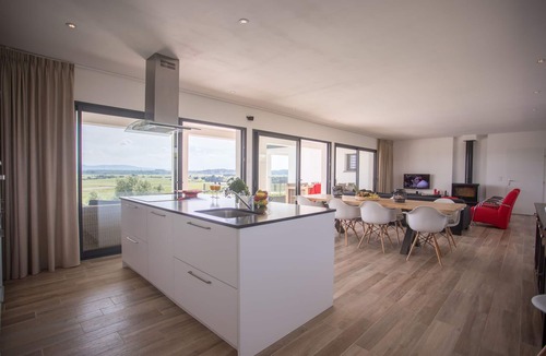 Azille Villa | Modern villa with private pool and jacuzzi