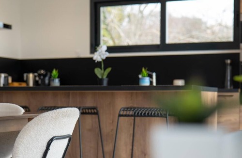 Corent Villa | Modern villa with whirlpool bath