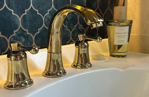 Bankstown House | Modern Vintage Single & King size Rooms