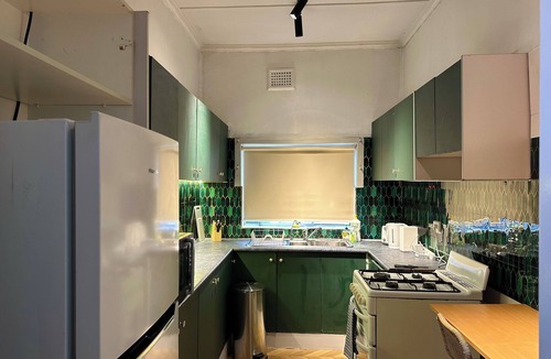 Bankstown House | Modern Vintage Single & King size Rooms