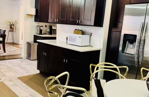 West Orange House | Modern W. Orange Retreat | Free Parking+Fast Wi-Fi