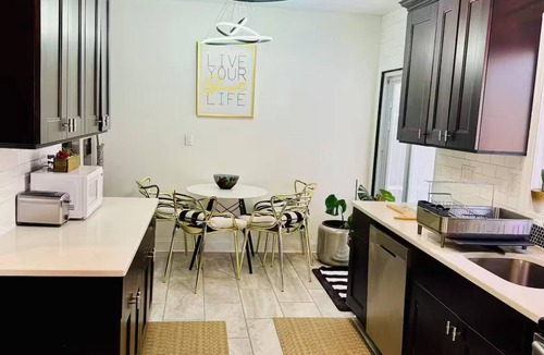 West Orange House | Modern W. Orange Retreat | Free Parking+Fast Wi-Fi