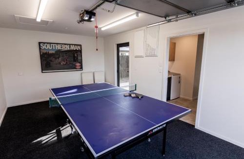 Hanmer Springs House | Modern Warm Table Tennis