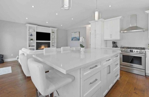 Port McNicoll House | Modern Waterfront Home on Georgian Bay w/Hot Tub!