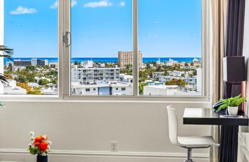 West Avenue Apartment | Modern waterfront living at Mondrian South Beach - 1123
