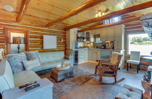 Medina Cottage | Modern waterfront log cabin for two in Seattle/Bellevue