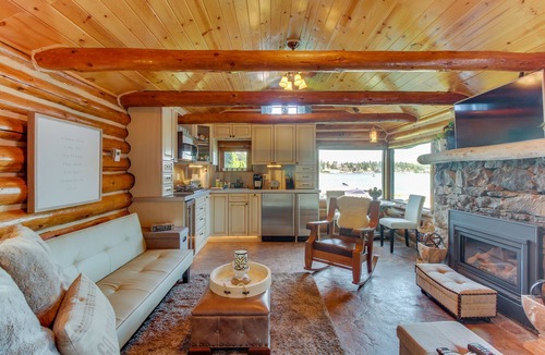 Medina Cottage | Modern waterfront log cabin for two in Seattle/Bellevue