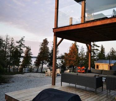 Northern Bruce Peninsula House | MODERN Waterfront Tobermory Kayaks