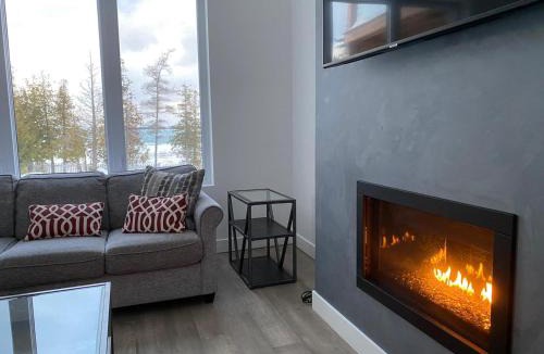 Northern Bruce Peninsula House | MODERN Waterfront Tobermory Kayaks