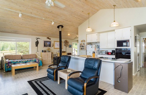 Lopez Island House | Modern waterfront home minutes from shopping, dining, & beaches