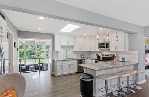 Millwood House | Modern WATERFRONT w/Private Dock+ Fire Pit+ BBQ+ King Bed