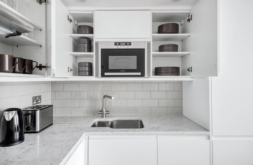 Waterloo Apartment | Modern Waterloo 1BR w/open plan on Lower Marsh, by Blueground